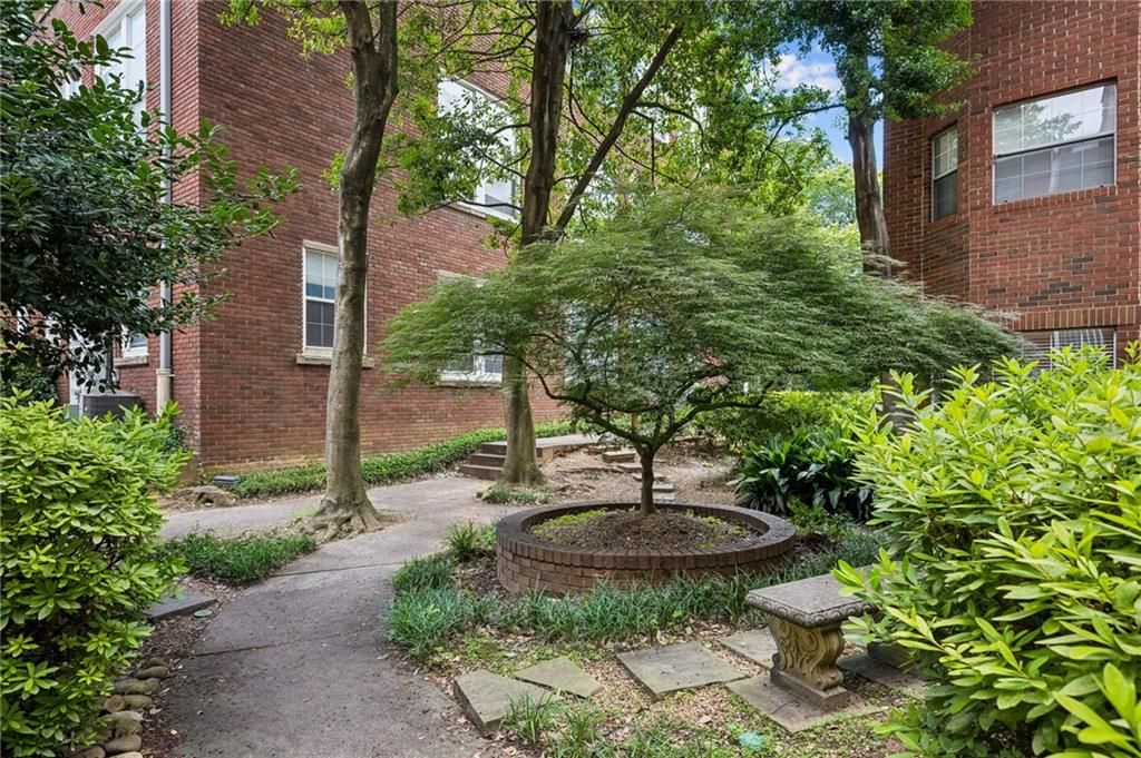 1041 State Street NW 24, Atlanta, GA 30318
