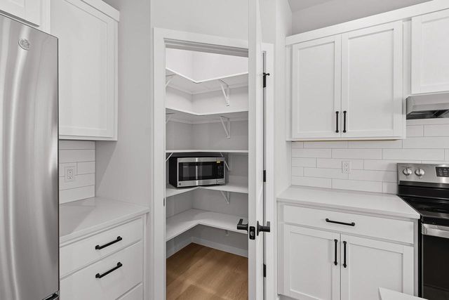 2811 Crinkle Root Drive, Fitchburg, WI 53711