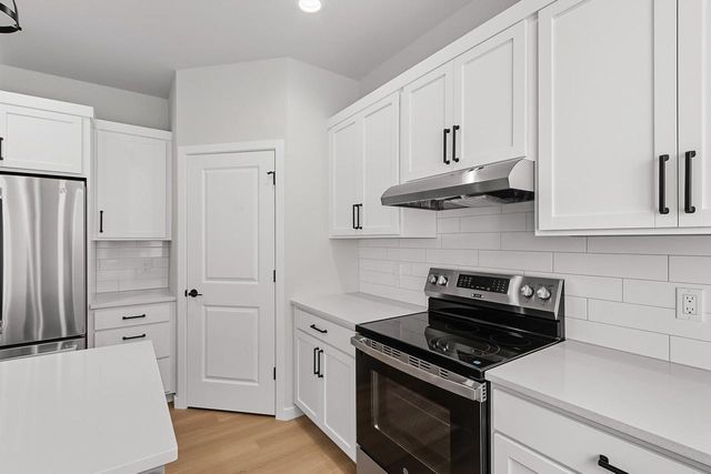 2811 Crinkle Root Drive, Fitchburg, WI 53711