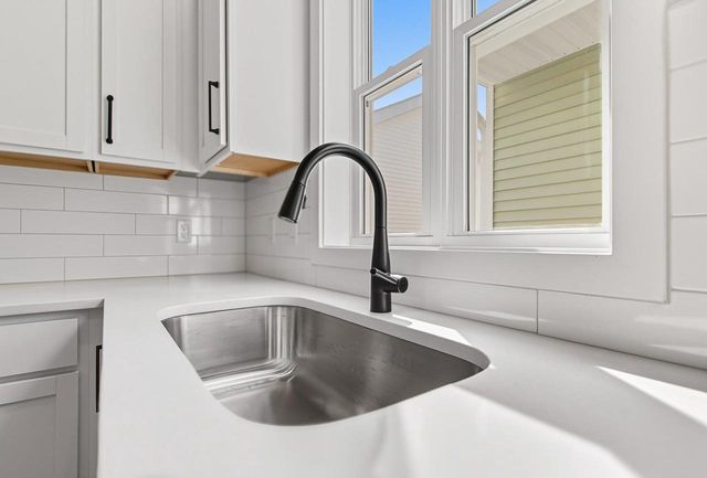 2811 Crinkle Root Drive, Fitchburg, WI 53711