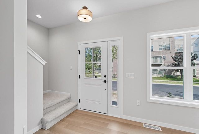 2811 Crinkle Root Drive, Fitchburg, WI 53711