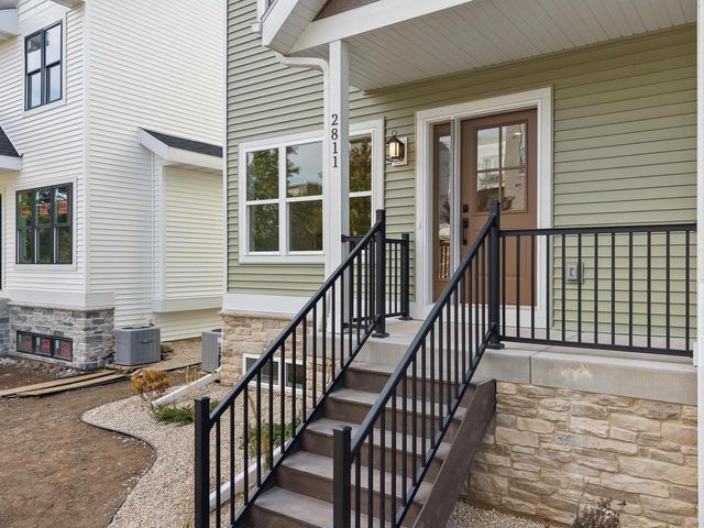 2811 Crinkle Root Drive, Fitchburg, WI 53711