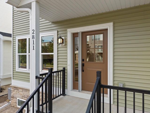 2811 Crinkle Root Drive, Fitchburg, WI 53711