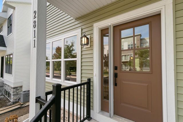 2811 Crinkle Root Drive, Fitchburg, WI 53711