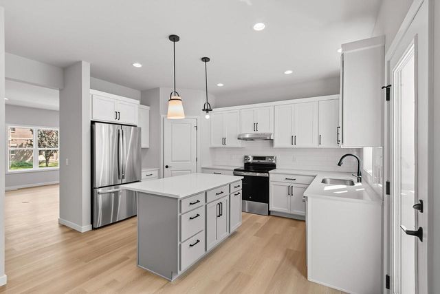 2811 Crinkle Root Drive, Fitchburg, WI 53711