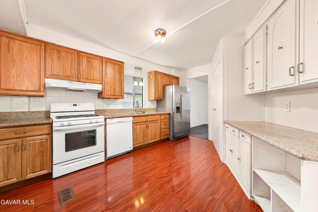 21213 Jimpson Way 244, Canyon Country, CA 91351