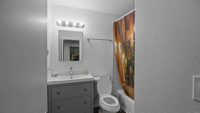 8441 Parkbrook Street, San Diego, CA 92114