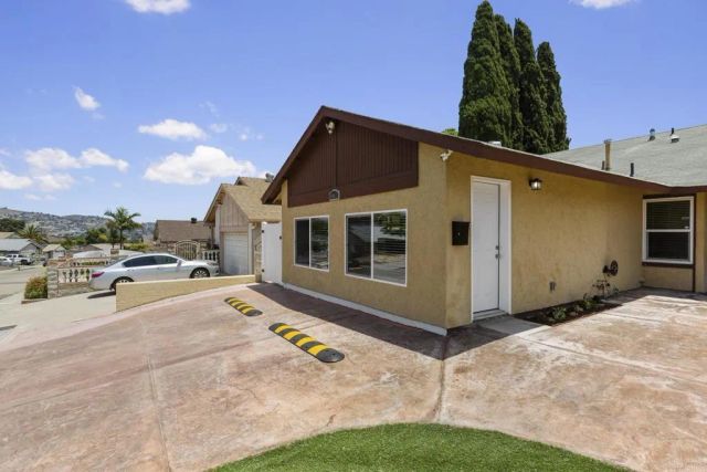 8441 Parkbrook Street, San Diego, CA 92114