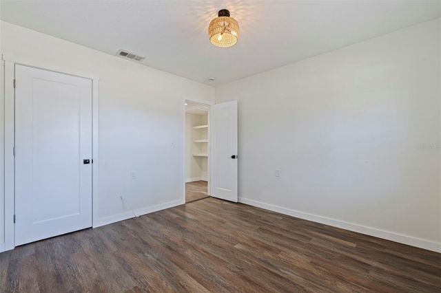 737 62ND AVENUE N, St Petersburg, FL 33702