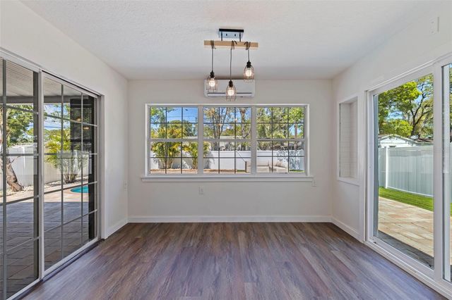 737 62ND AVENUE N, St Petersburg, FL 33702