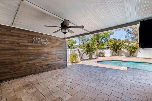 737 62ND AVENUE N, St Petersburg, FL 33702