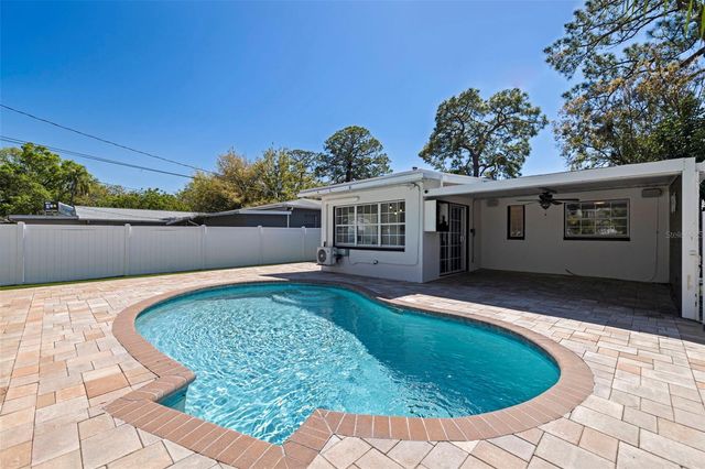 737 62ND AVENUE N, St Petersburg, FL 33702