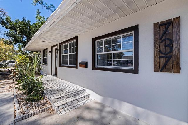 737 62ND AVENUE N, St Petersburg, FL 33702