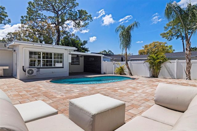 737 62ND AVENUE N, St Petersburg, FL 33702