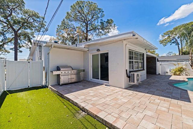 737 62ND AVENUE N, St Petersburg, FL 33702