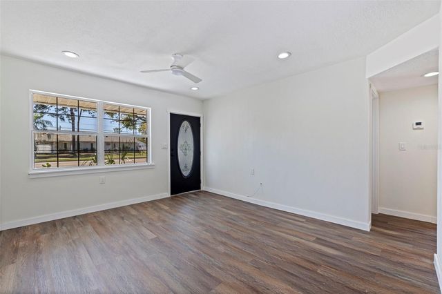 737 62ND AVENUE N, St Petersburg, FL 33702