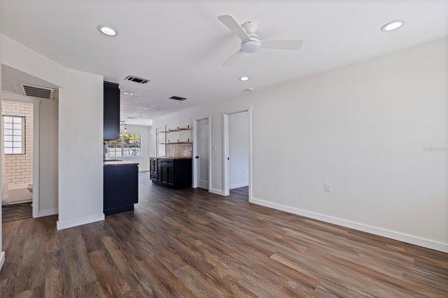 737 62ND AVENUE N, St Petersburg, FL 33702