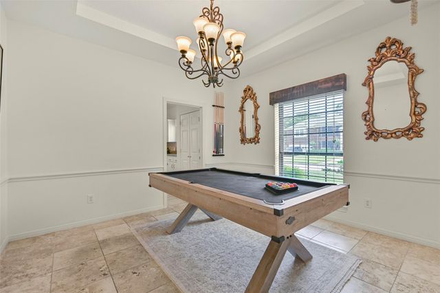1501 W Castlewood Avenue, Friendswood, TX 77546