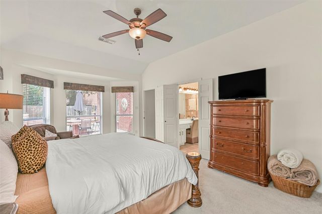 1501 W Castlewood Avenue, Friendswood, TX 77546