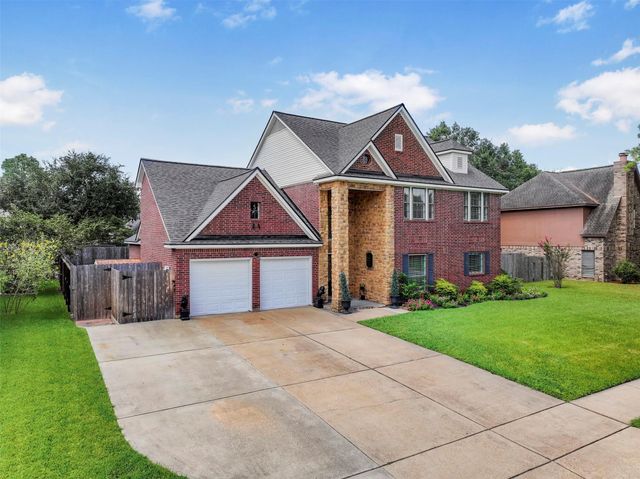 1501 W Castlewood Avenue, Friendswood, TX 77546