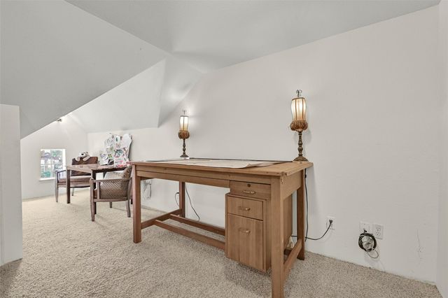 1501 W Castlewood Avenue, Friendswood, TX 77546