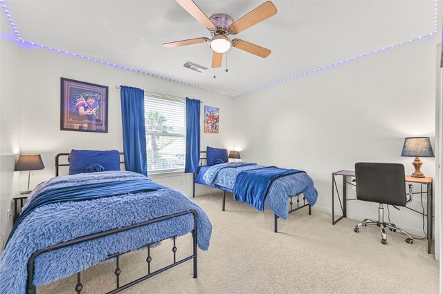 1501 W Castlewood Avenue, Friendswood, TX 77546