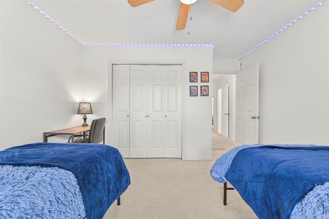 1501 W Castlewood Avenue, Friendswood, TX 77546