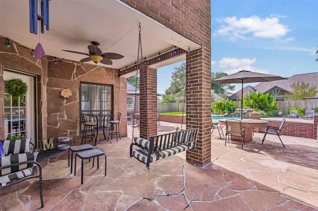 1501 W Castlewood Avenue, Friendswood, TX 77546