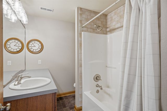 1051 NE 91st Street, Runnells, IA 50237