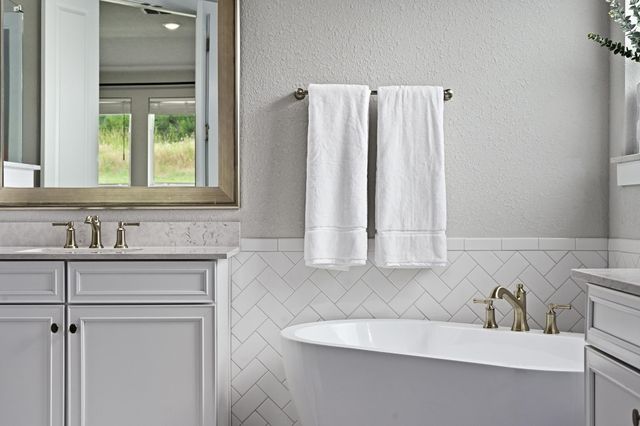 467 Cortaro DR, Dripping Springs, TX 78620