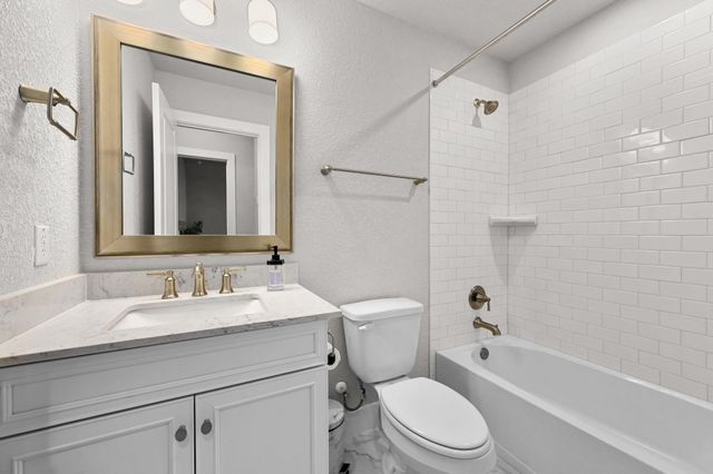 467 Cortaro DR, Dripping Springs, TX 78620