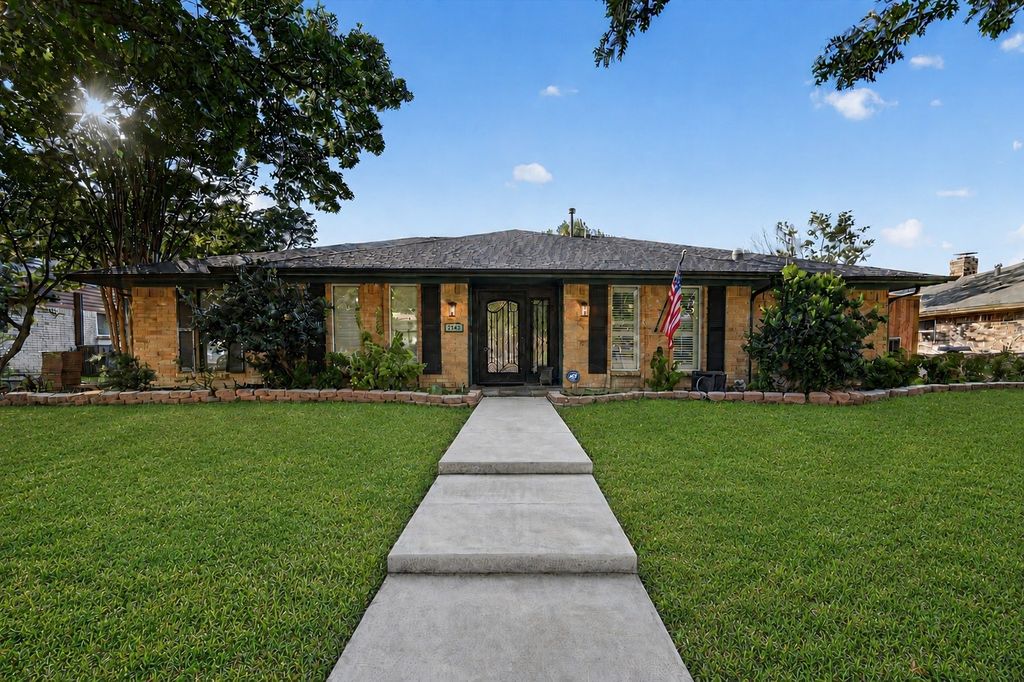 2709 Chadwick Drive, Plano, TX 75075