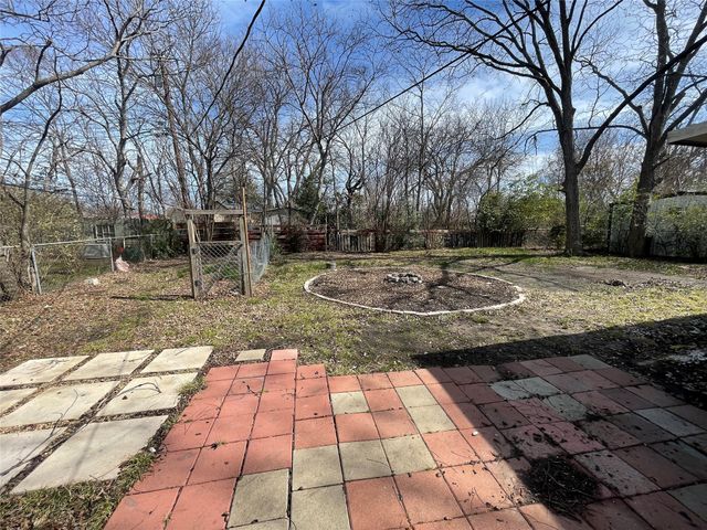 1309 N Binkley Street, Sherman, TX 75092