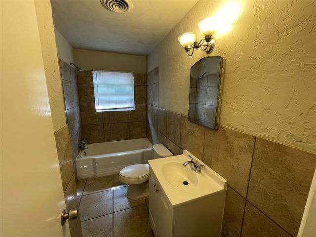 1309 N Binkley Street, Sherman, TX 75092