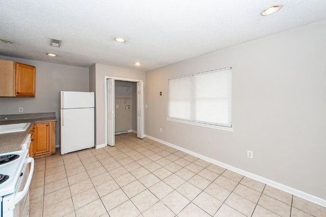 207 Tupperway Drive, Summerville, SC 29483