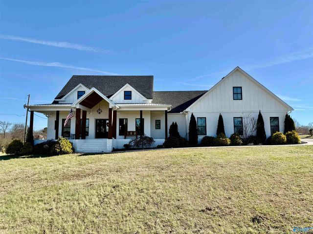 619 Neel School Road, Danville, AL 35619