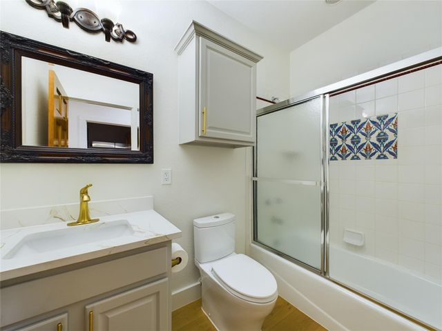 126 Island Oaks LN, Driftwood, TX 78619