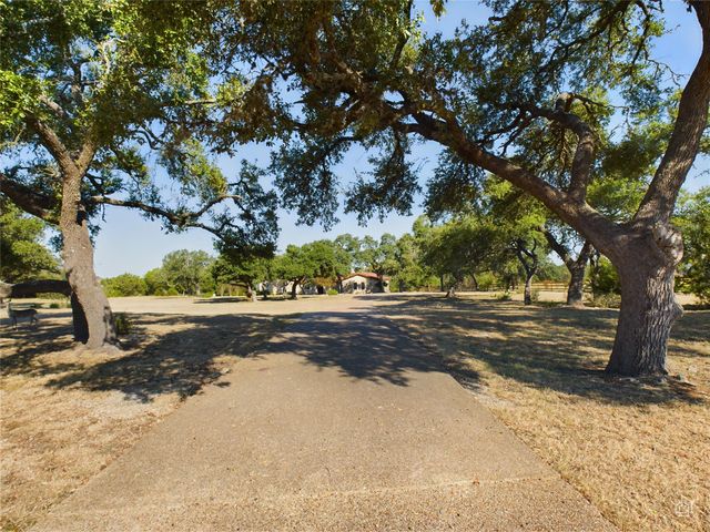 126 Island Oaks LN, Driftwood, TX 78619