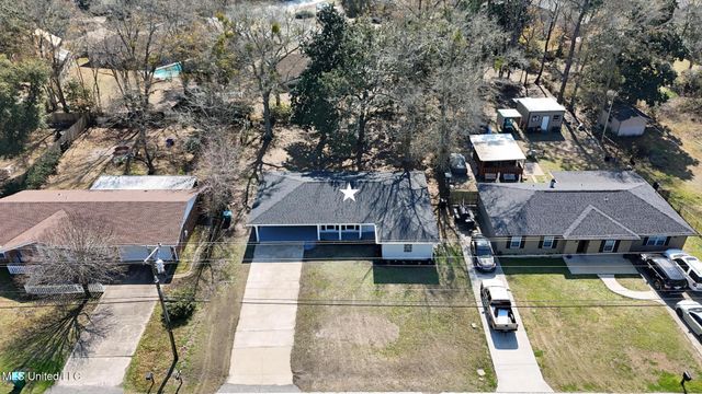 2009 Graveline Road, Gautier, MS 39553