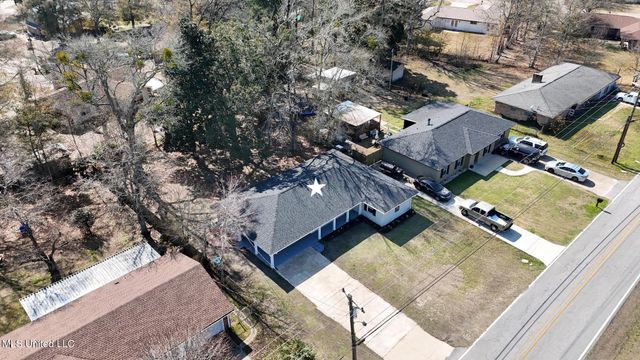 2009 Graveline Road, Gautier, MS 39553