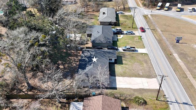 2009 Graveline Road, Gautier, MS 39553