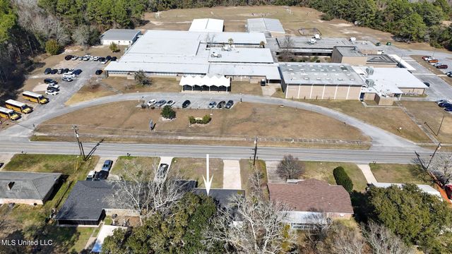 2009 Graveline Road, Gautier, MS 39553