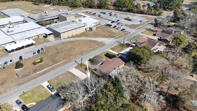 2009 Graveline Road, Gautier, MS 39553