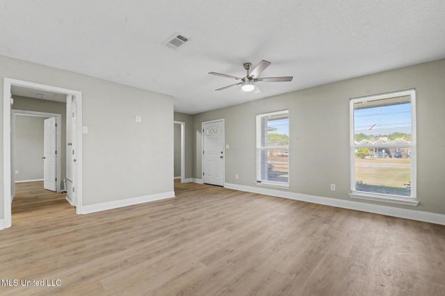 2009 Graveline Road, Gautier, MS 39553