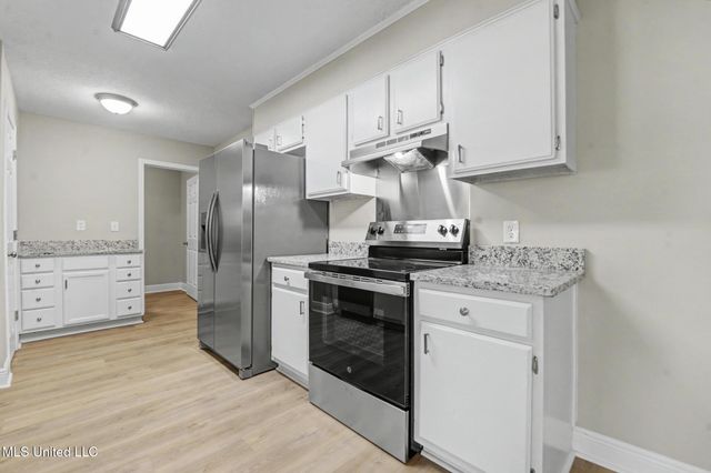 2009 Graveline Road, Gautier, MS 39553