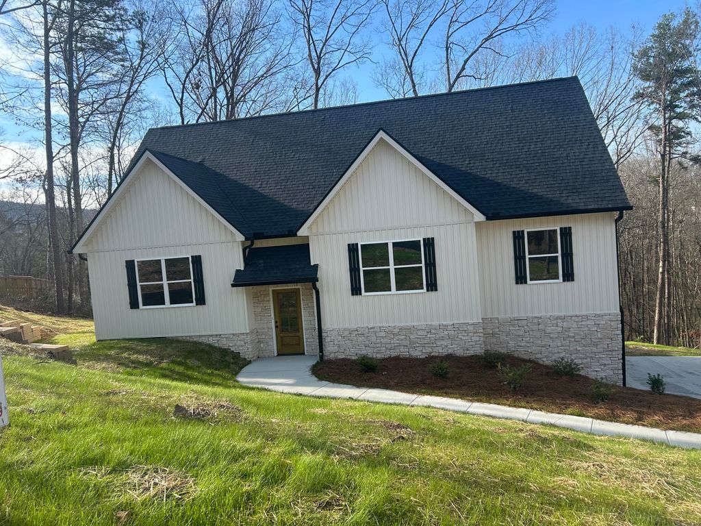 3146 Highland Circle, Rocky Face, GA 30740