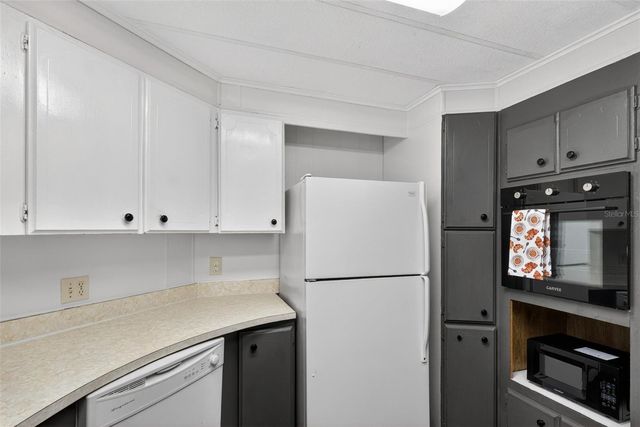 214 CANOVA DRIVE, Auburndale, FL 33823