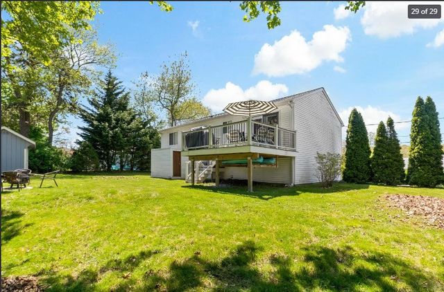 14 Lakeview Drive, Narragansett, RI 02882