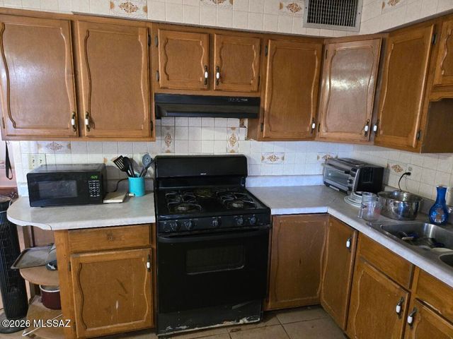 28660 S Cerro Pelon Place, Amado, AZ 85645