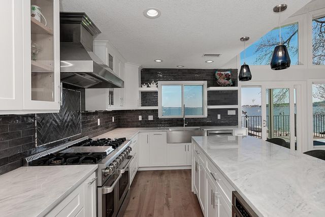 11403 Twain Drive, Montgomery, TX 77356